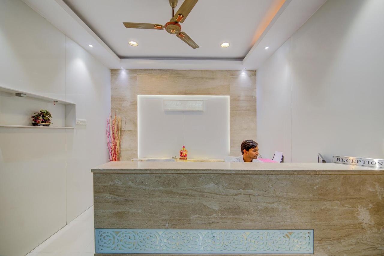 Oyo 18431 Hotel Celestee Grand Hyderabad Ngoại thất bức ảnh