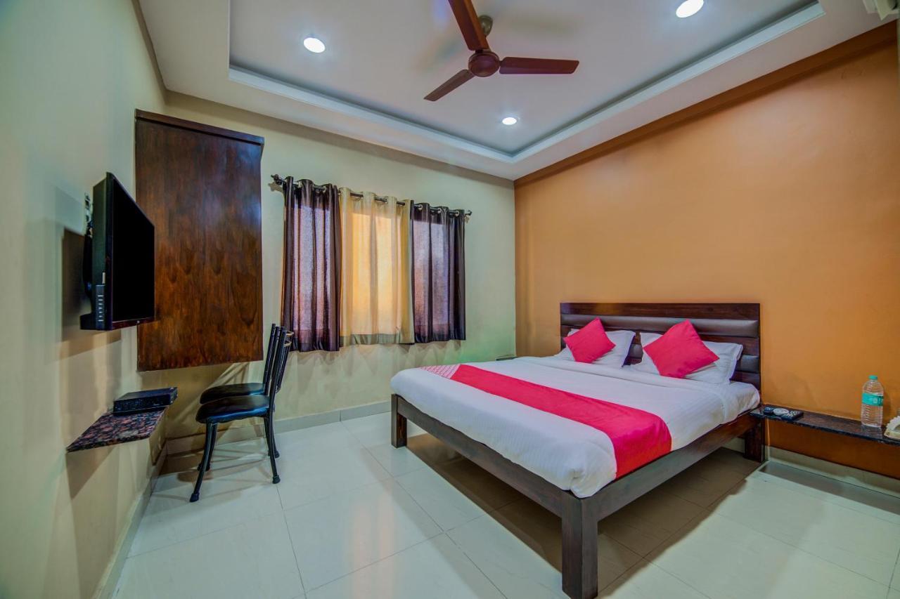 Oyo 18431 Hotel Celestee Grand Hyderabad Ngoại thất bức ảnh