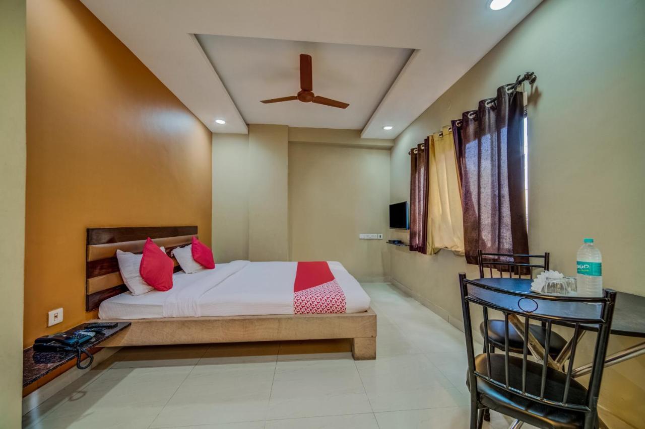 Oyo 18431 Hotel Celestee Grand Hyderabad Ngoại thất bức ảnh